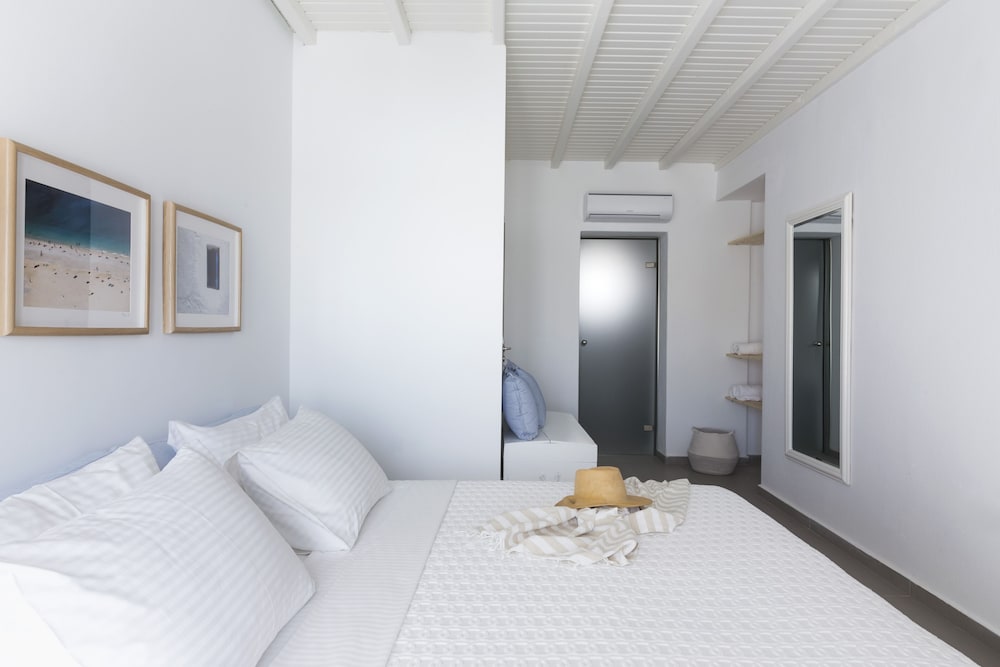 Amperian Mykonos Suites & Villas
