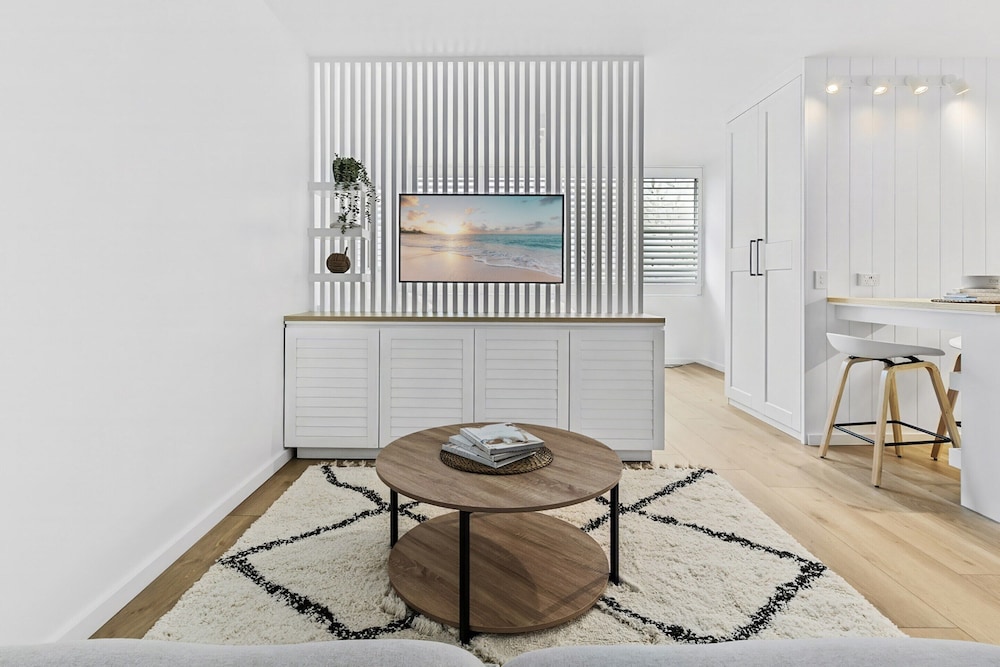 Studio4: Bondi Chic Interiors With Rooftop Pool