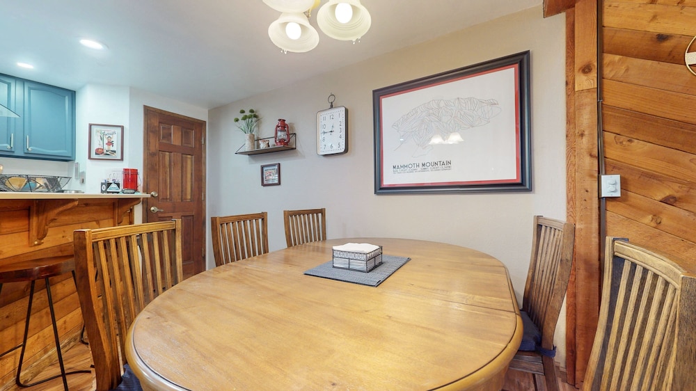 Mammoth Sierra Townhomes #25 3 Bedroom Condo