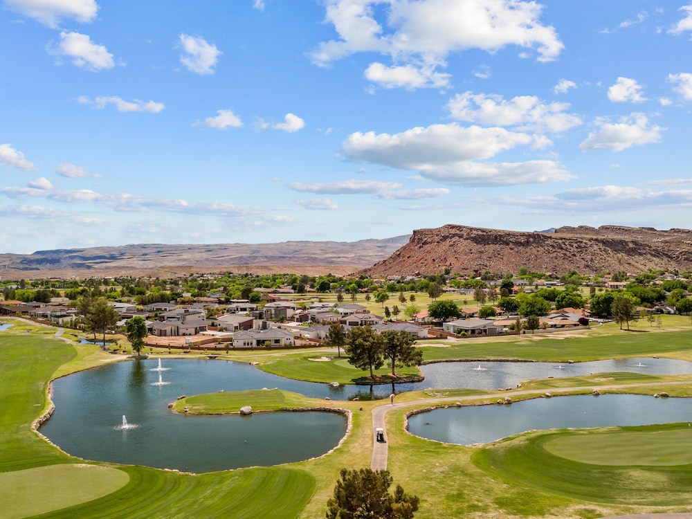 Villa #33 At Bloomington Country Club 3 Bedroom Condo