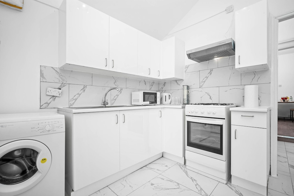 Apartment 1 Bedroom,sleeps6,parking