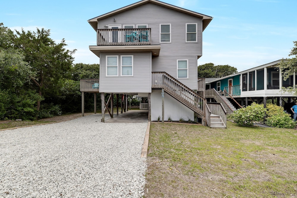 Oceanwatch Cottage by Topsail Realty