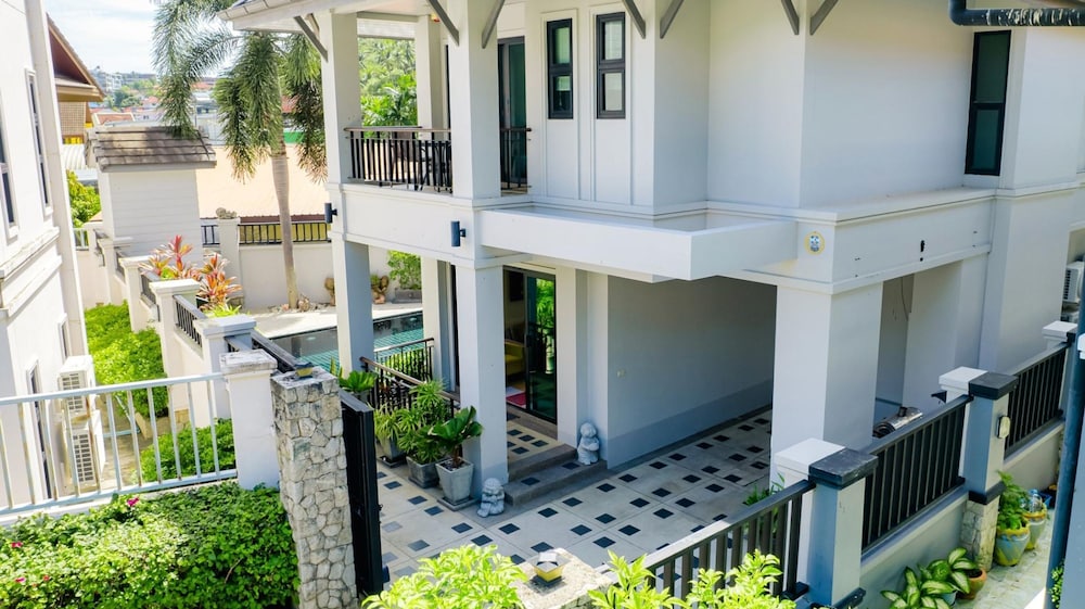 Patak 3 Bedroom Private Pool Villa