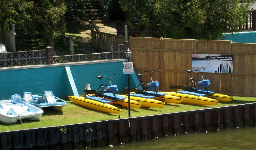 Edgewater Resorts - Edgewater Cottages