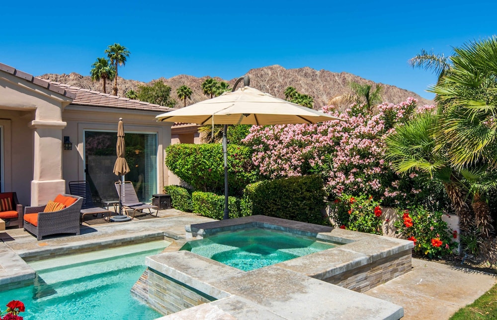 Casa Solara PGA West Pool Spa Firepit