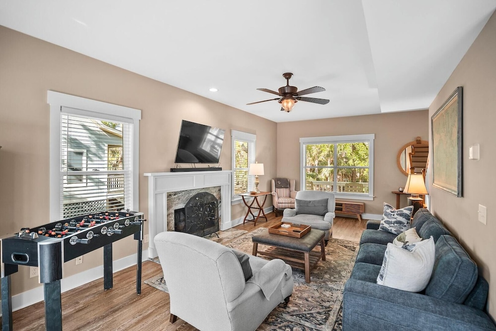 Beautiful 3 Bedroom, 2.5 Bath Home on the North Side of the Island