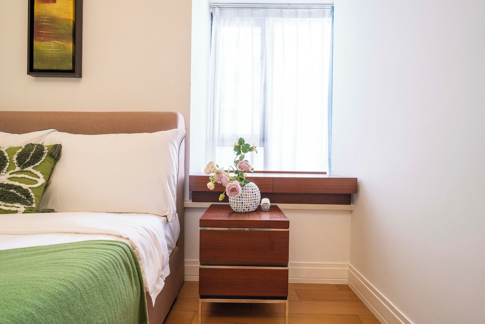 Tyms Spacious 2BR 1BA Apt Xuhui Metro