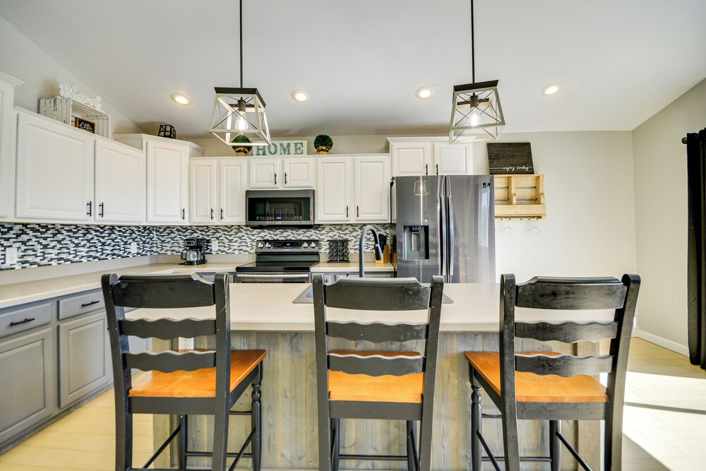 6 Mi to Zoomontana: Family Home w/ Fenced Yard