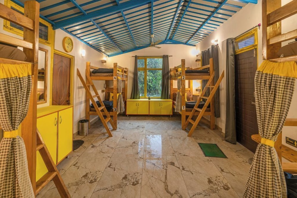 The Hosteller Mussoorie By The Streamside, Kempty