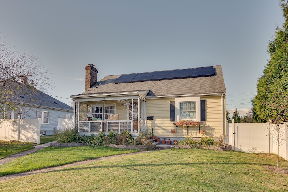 1 Mi to Downtown: Salem Vacation Rental!