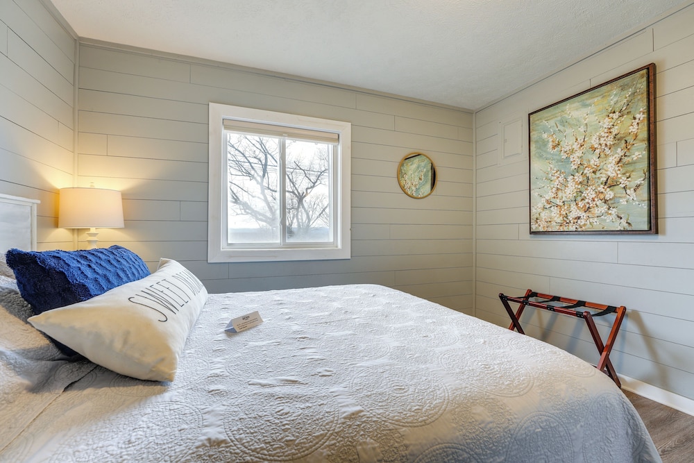 Walk to Lake & Trails: Cape Fair Retreat w/ Grill!