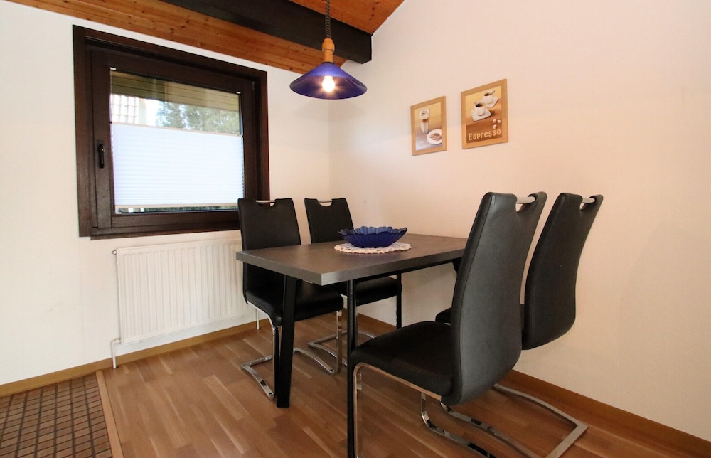 Freistehender Ferienbungalow im Fachwerkstil