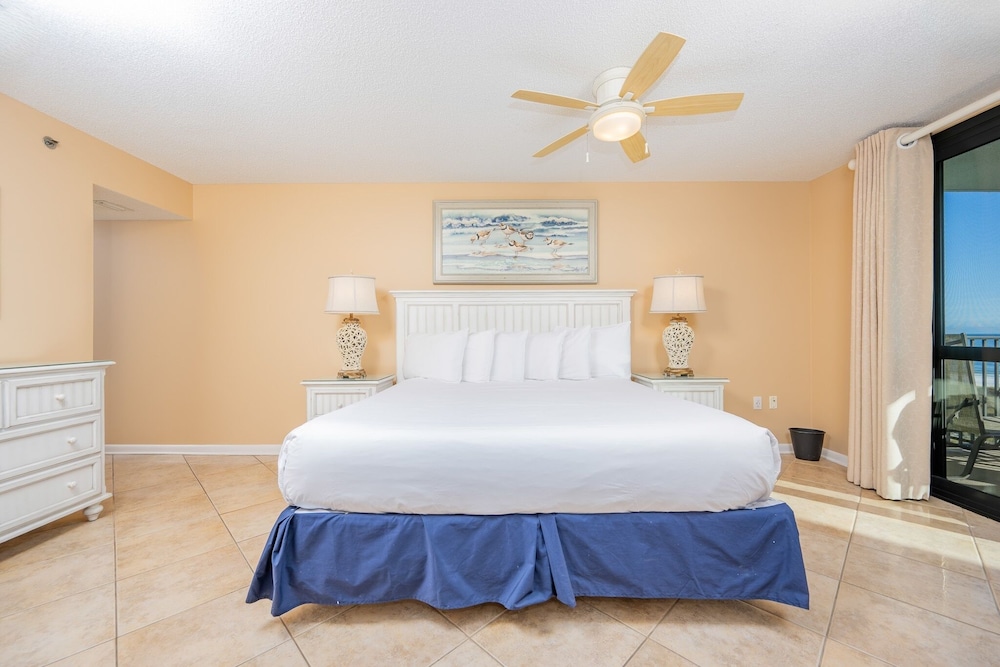 Phoenix Vi 6509 2 Bedroom Condo