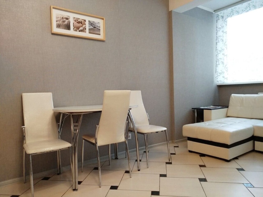 Pretty Apartment on Vokzalnaya 77