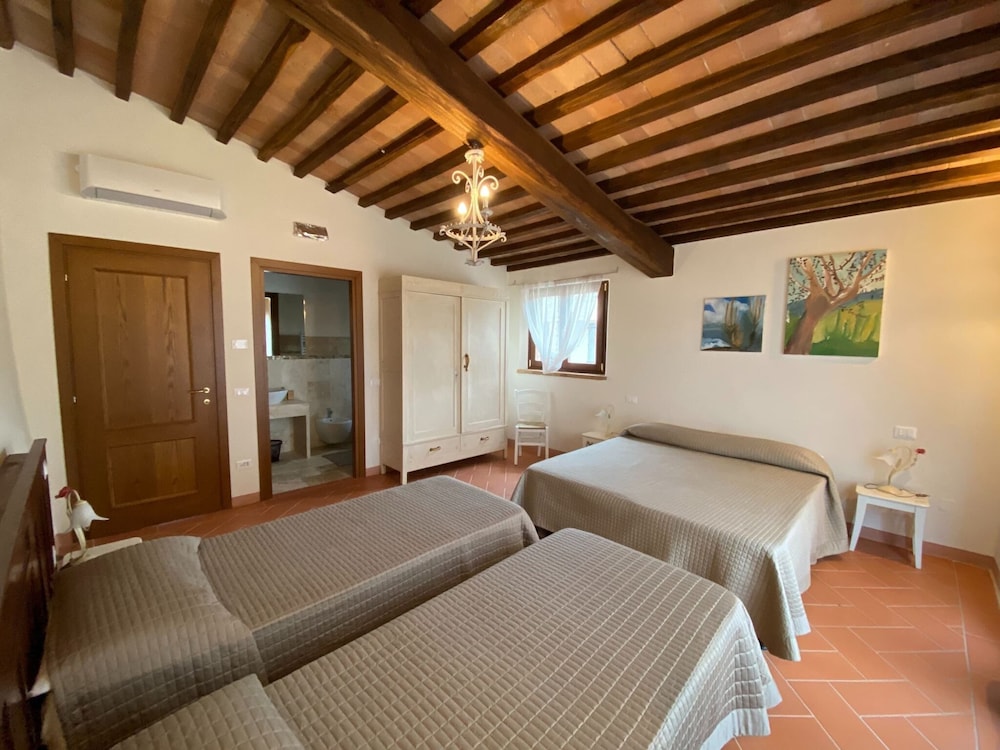 Farmhouse in Pisan Hills With Pool view 5