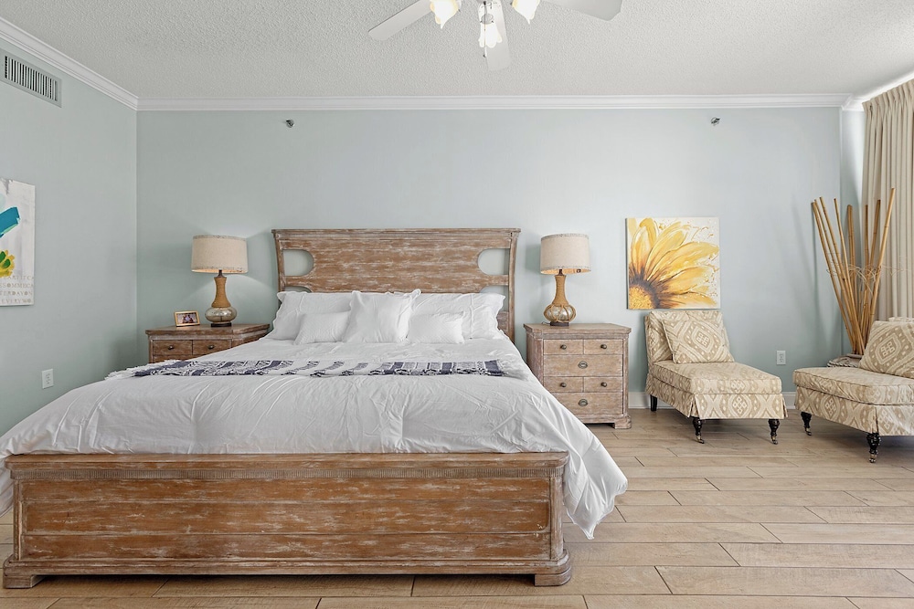 Palacio #202 by Southern Vacation Rentals