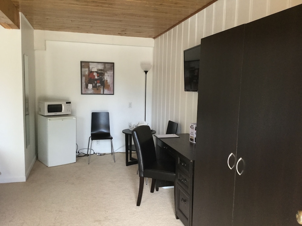 Cedars Motel