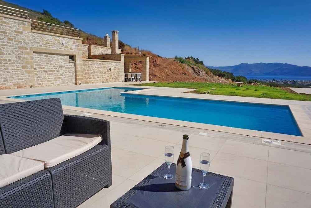 Villa Stylianos - Hostel