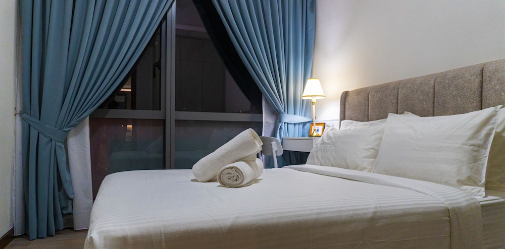 Moonway Luxury Suites At CORE Residence