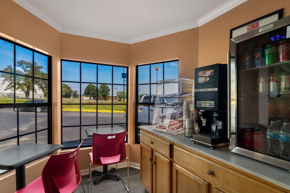 Econo Lodge Cornersville I-65