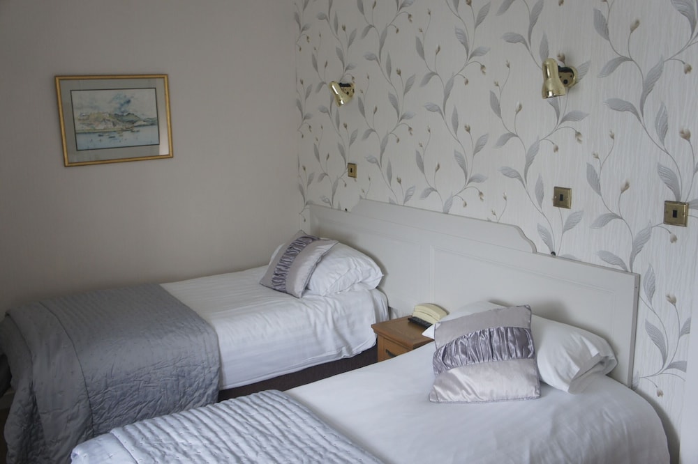 Plas Isa Hotel