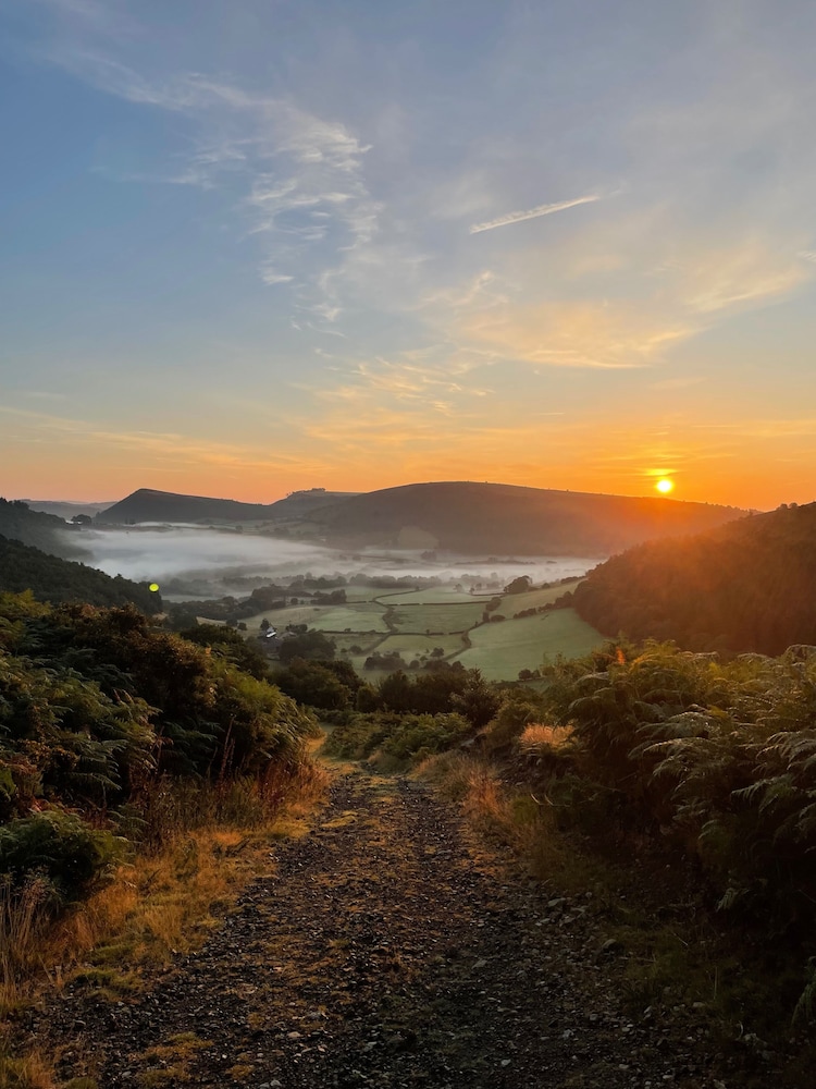 Unique Cabin Wrapped in Beautiful Welsh Scenery