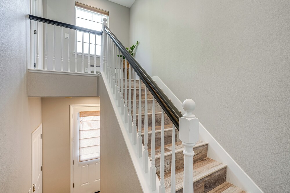 Pool & Hot Tub Access: Brentwood Getaway!