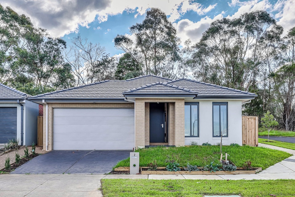 StayAU Officer Newly 5BRM Homley Villa House