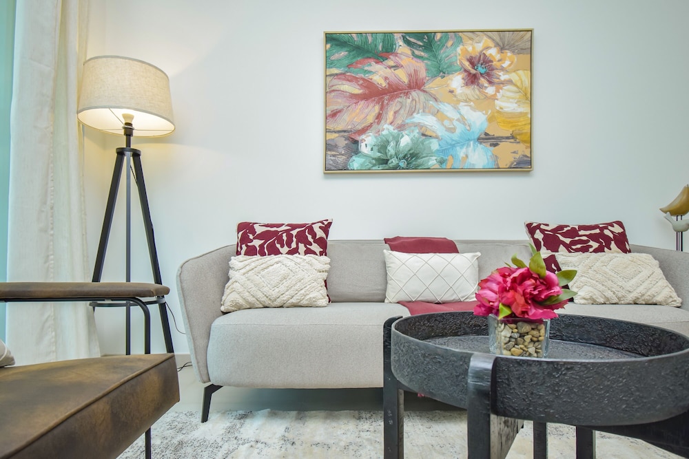 Lavish 2BR in Downtown Views Close to Dubai Mall Burj Khalifa