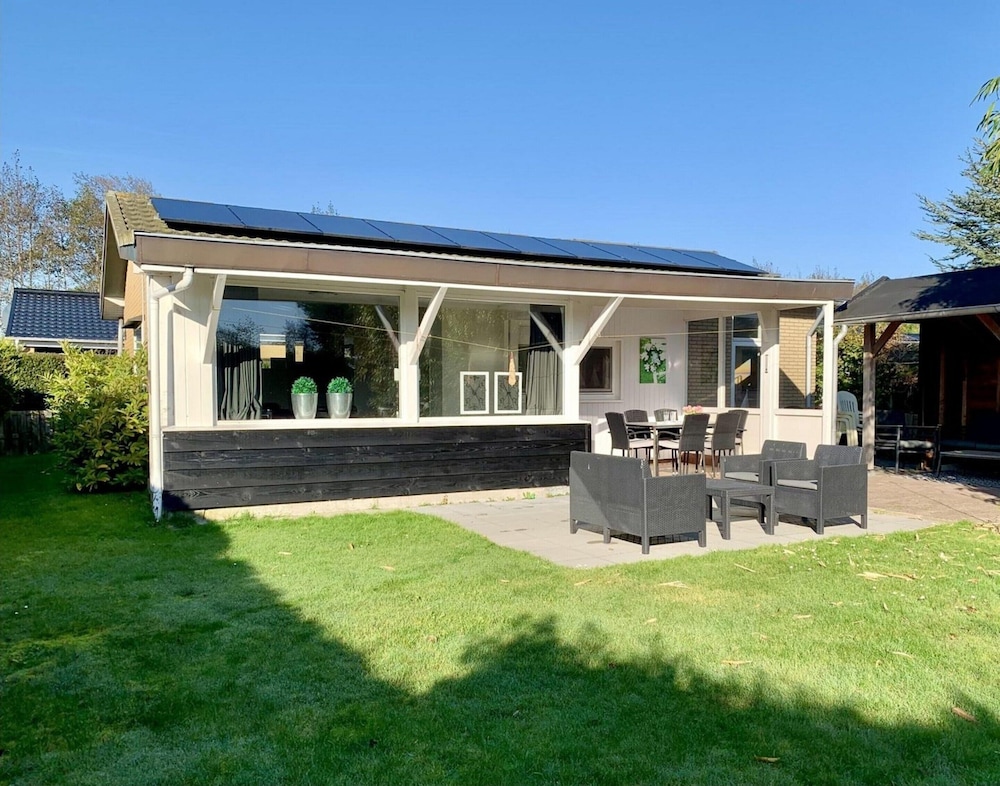 Great Bungalow Near the Beach and sea