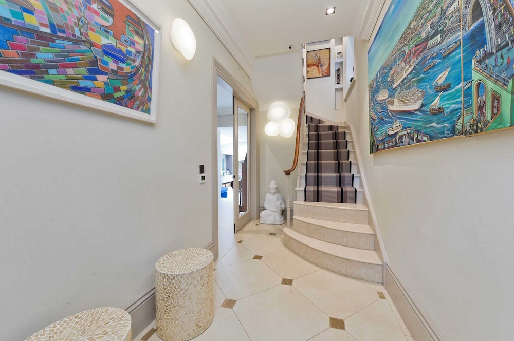 7bed Notting Hill W/garden, Games Room & Parking
