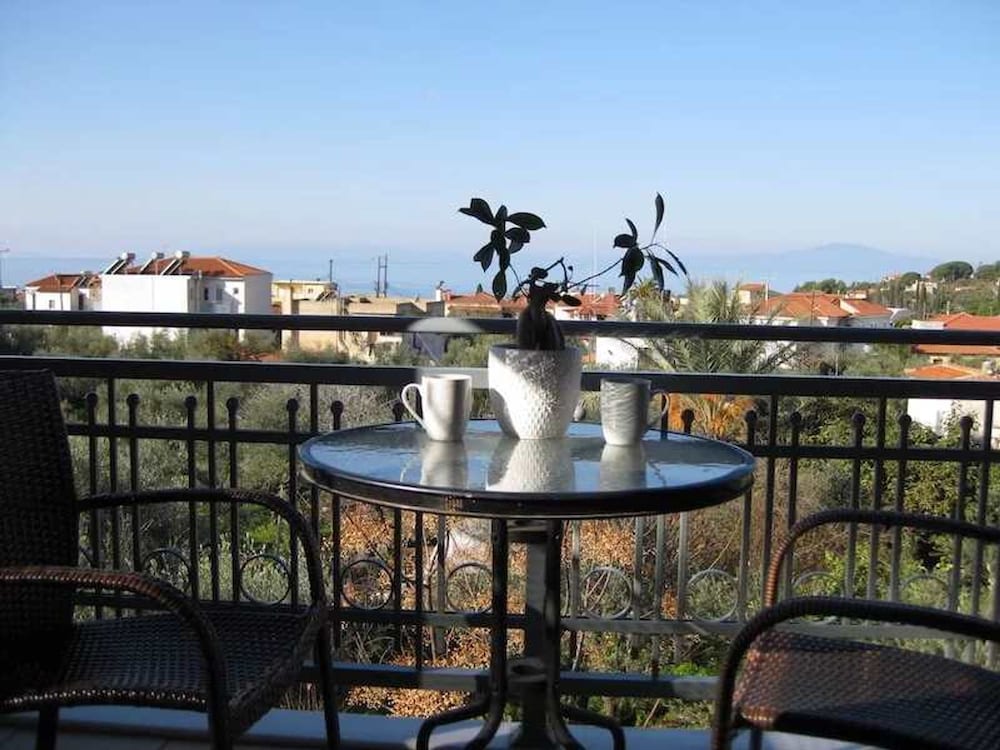 Villa Orestis - Stoupa Seaview Getaway