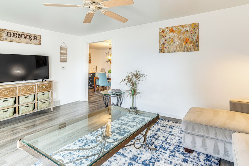 7 Mi to Dtwn Denver: Home w/ Large Yard!