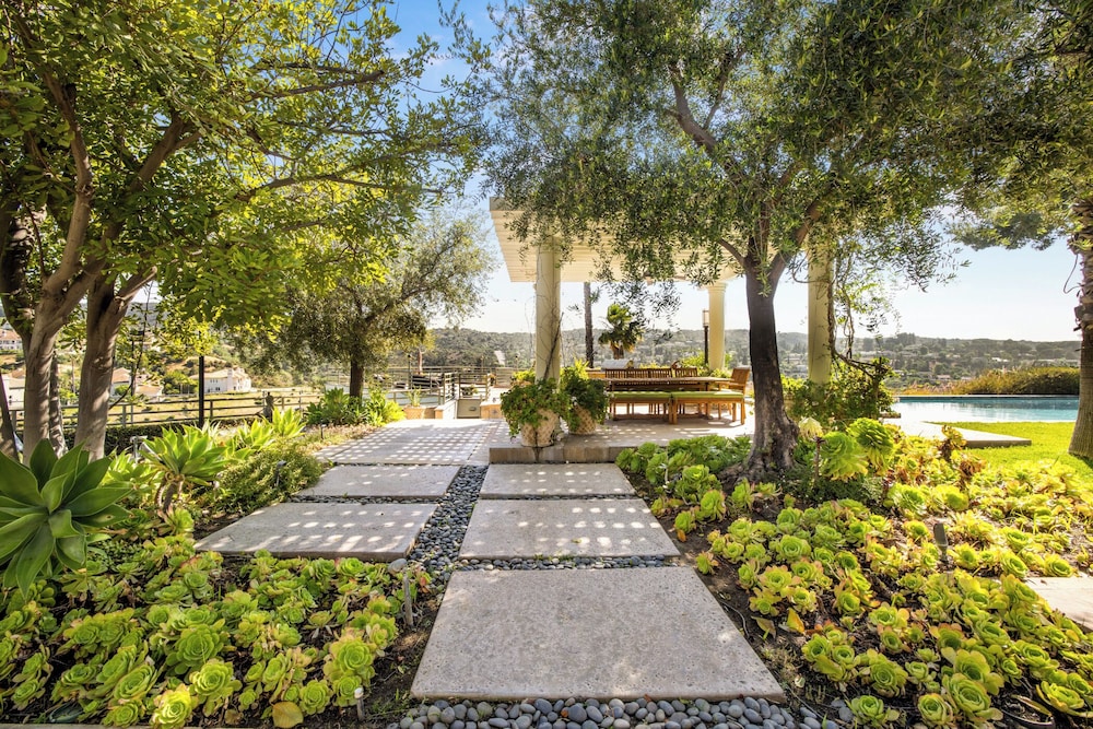 Villa Clarinda - Architect-designed Dream Estate With Theater & Outdoor Oasis