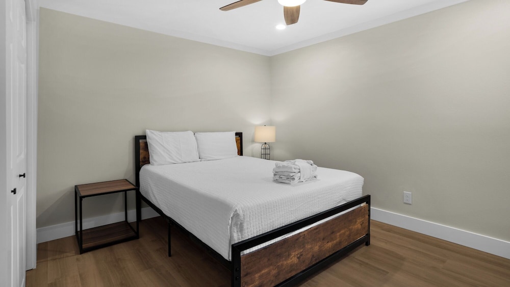 Spacious Retreat w/ Private Pool, Spa, Fireplace + Attraction Tickets!