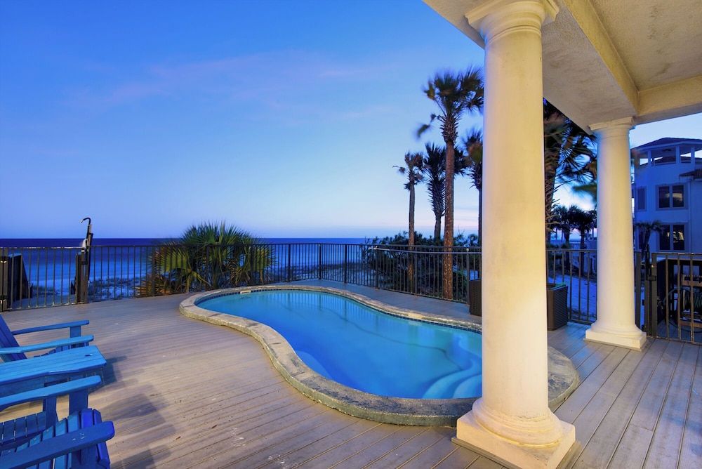 Stunning Views! 9BR Gulf Front Home, Pool, Elevator, Pool Table
