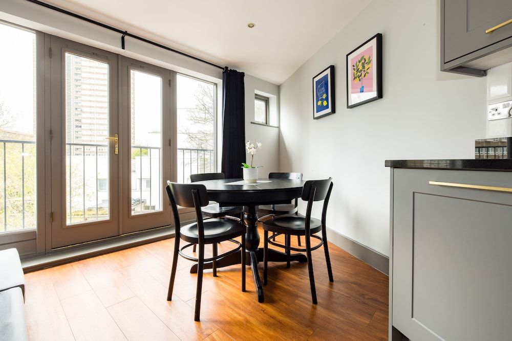 Spacious 2 Bed - Battersea High Street