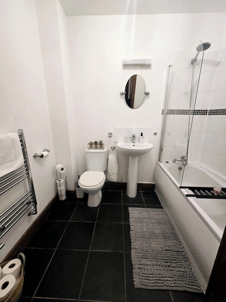 Southampton City View Apartment