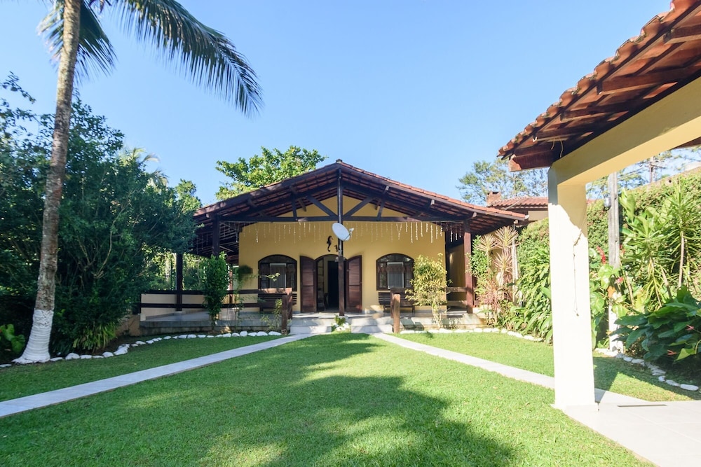 Excelente casa Maresias à 100m da praia