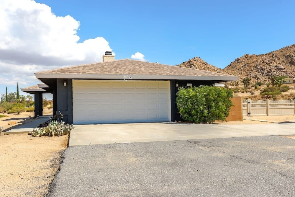 @ Marbella Lane - Zen-like Ambiance 3BR Home in JT