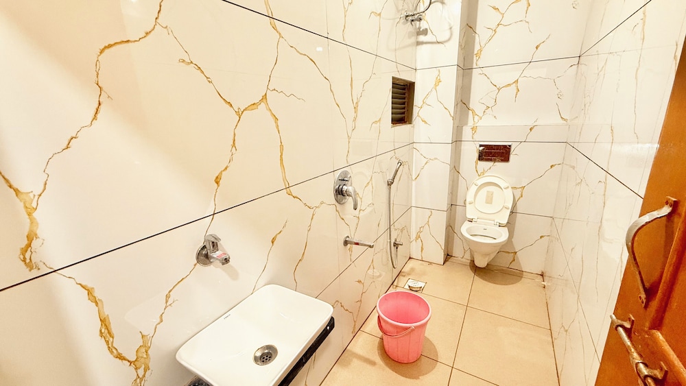 Hotel P & L near Mahakaleshwar Temple