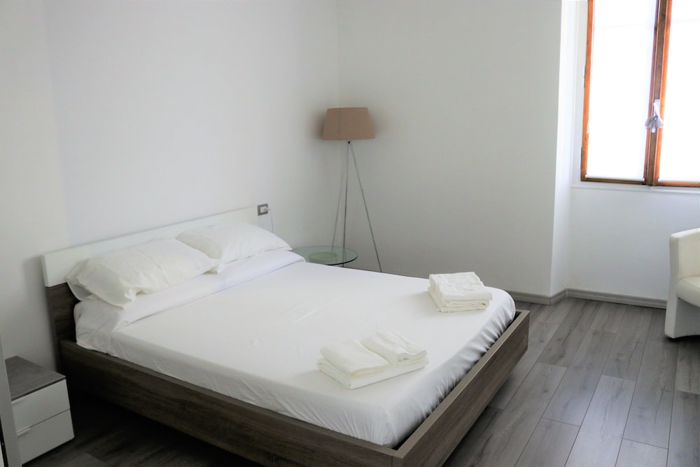 Tomely's House photo 4