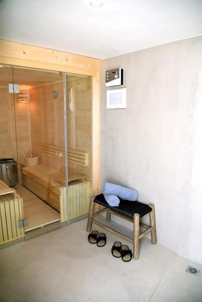 Chora Kythnos Suites