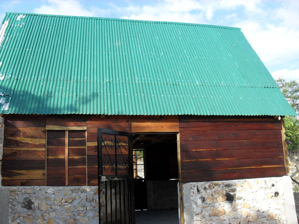 Hotel y cabañas Xanfari