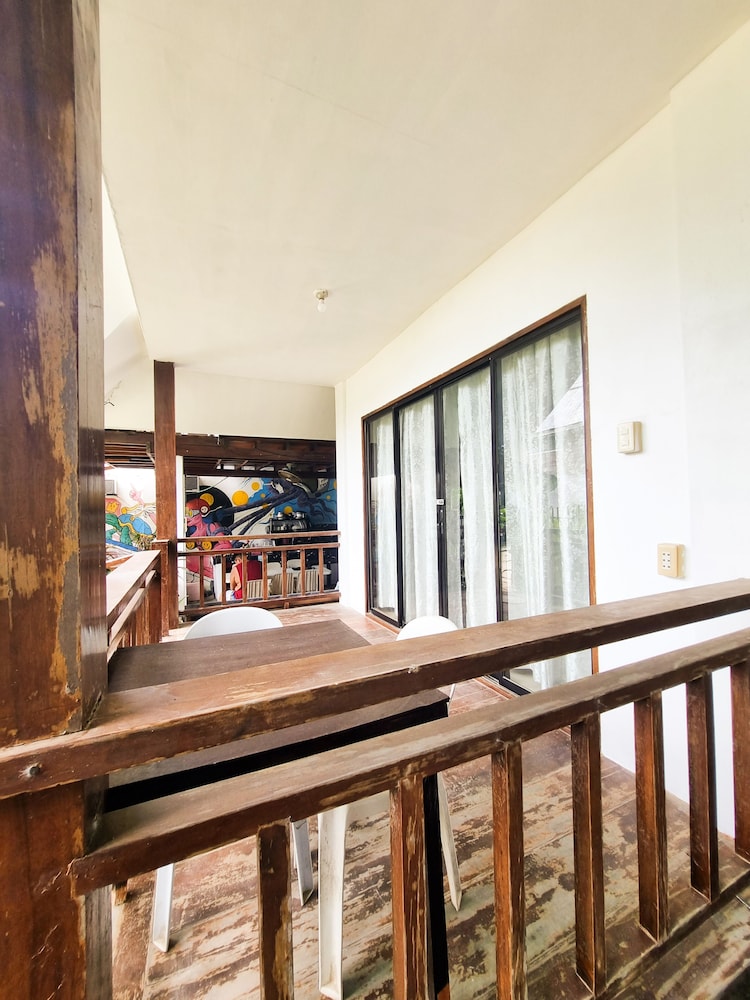 Flo Bed and Breakfast, General Luna - 16