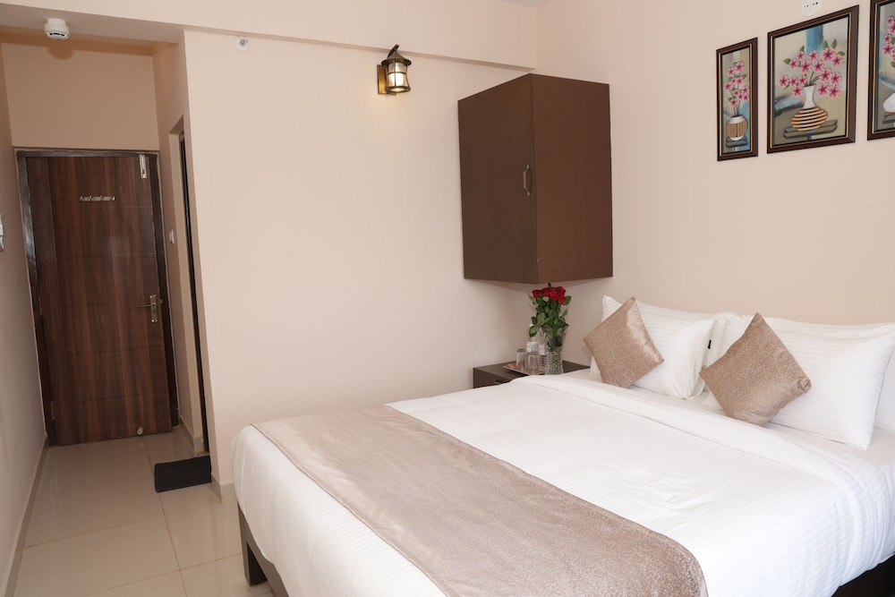Nazri Hotel