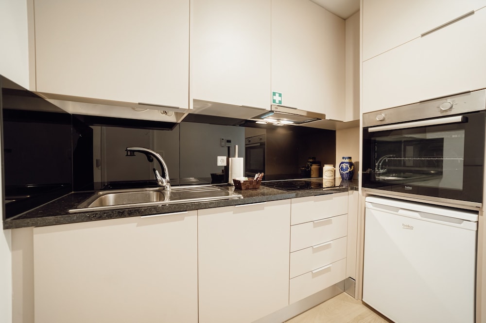 Carmo Residence Porto - S ANA by Vacationy