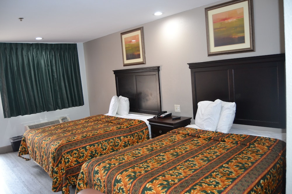 Deluxe INN view 5