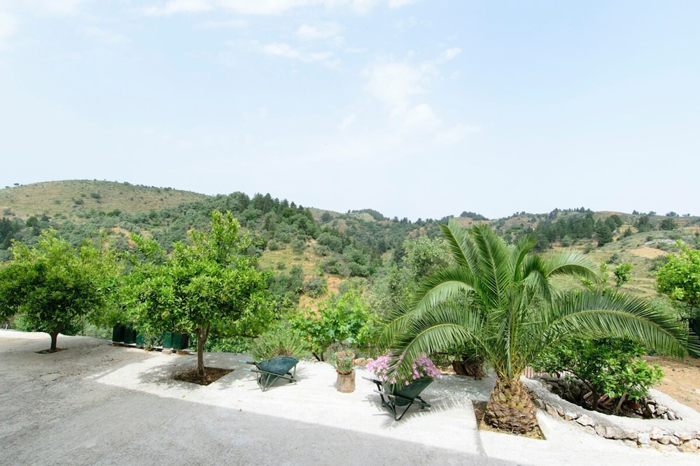 Aoria Traditional House With Stuning Mountain View