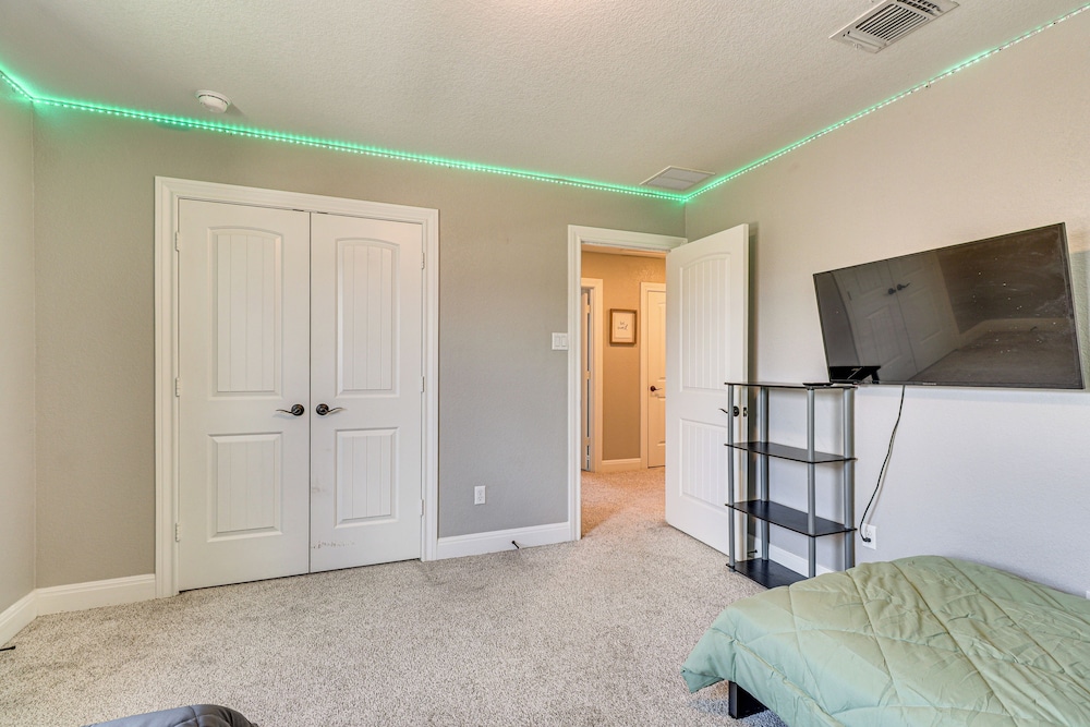 5 Mi to Old Town Hutto: Star Ranch Golf Retreat